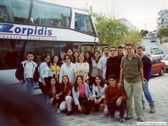 ΕΚΔΡΟΜΗ 2001